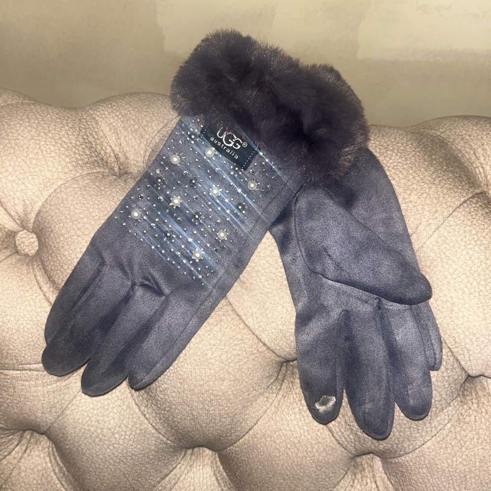 Nwt Ugg Soft Stretchy, Comfortable, Touchscreen A… - image 4